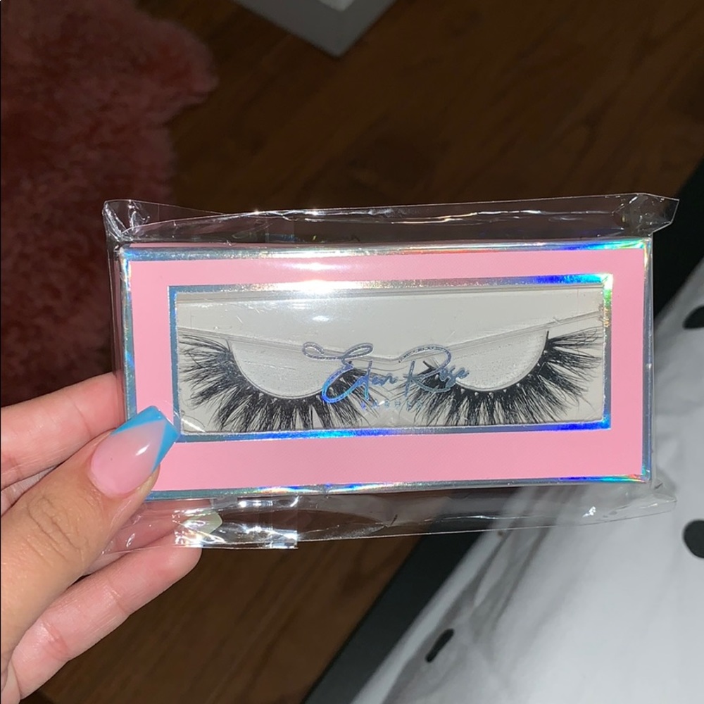 Edén rose lashes